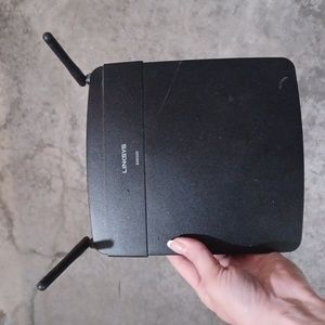 Linksys black router EA6100